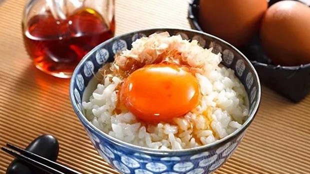 Tại sao người Nhật lại thoải mái ăn trứng sống dù có thể gây ngộ độc, tử vong?