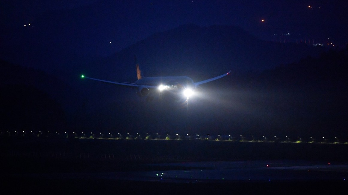 Chuyến bay đưa 340 người Việt về từ Mỹ