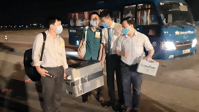 Lá gan 'bay' từ Hà Nội vào Sài Gòn