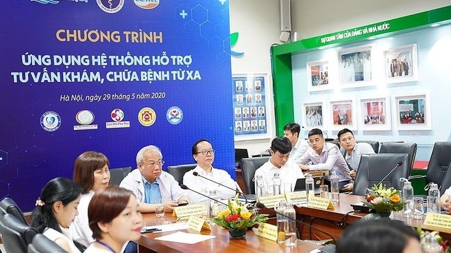 Bác sĩ viện Nhi Trung ương khám chữa bệnh từ xa