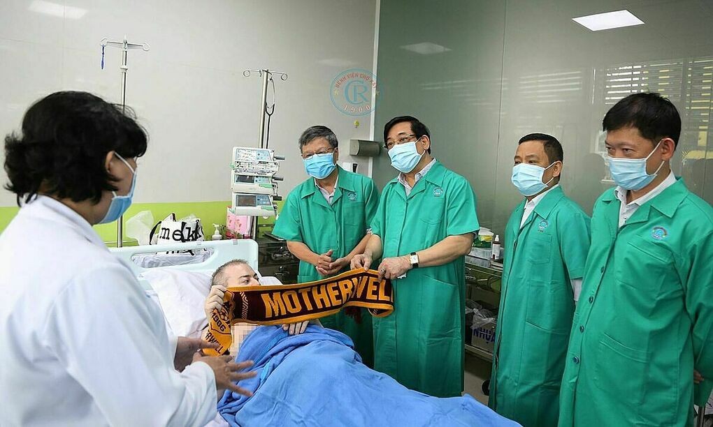 Bệnh nhân phi công Anh tiếp tục điều trị tại Bệnh viện Chợ Rẫy cho đến khi về nước dự kiến vào ngày 12/7. Ảnh: Bệnh viện cung cấp.
