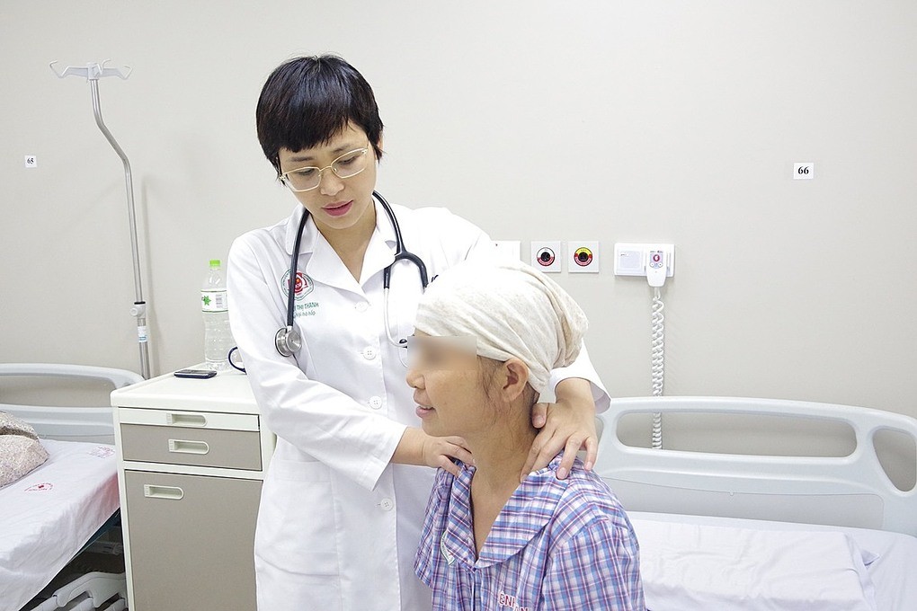 Suy kiệt do bỏ điều trị ung thư tập theo giáo phái lạ