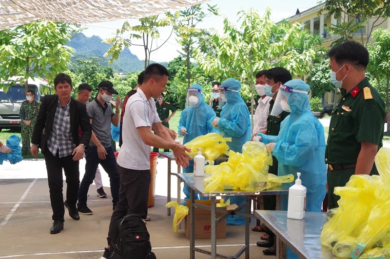 Cách ly 85 công dân Việt Nam trở về từ Nga và Belarus