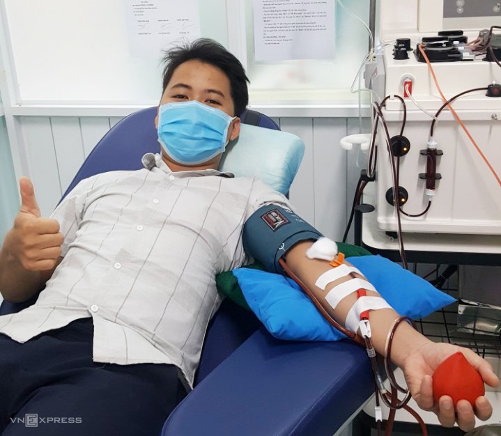 Bác sĩ hiến tiểu cầu cứu bệnh nhân Covid-19