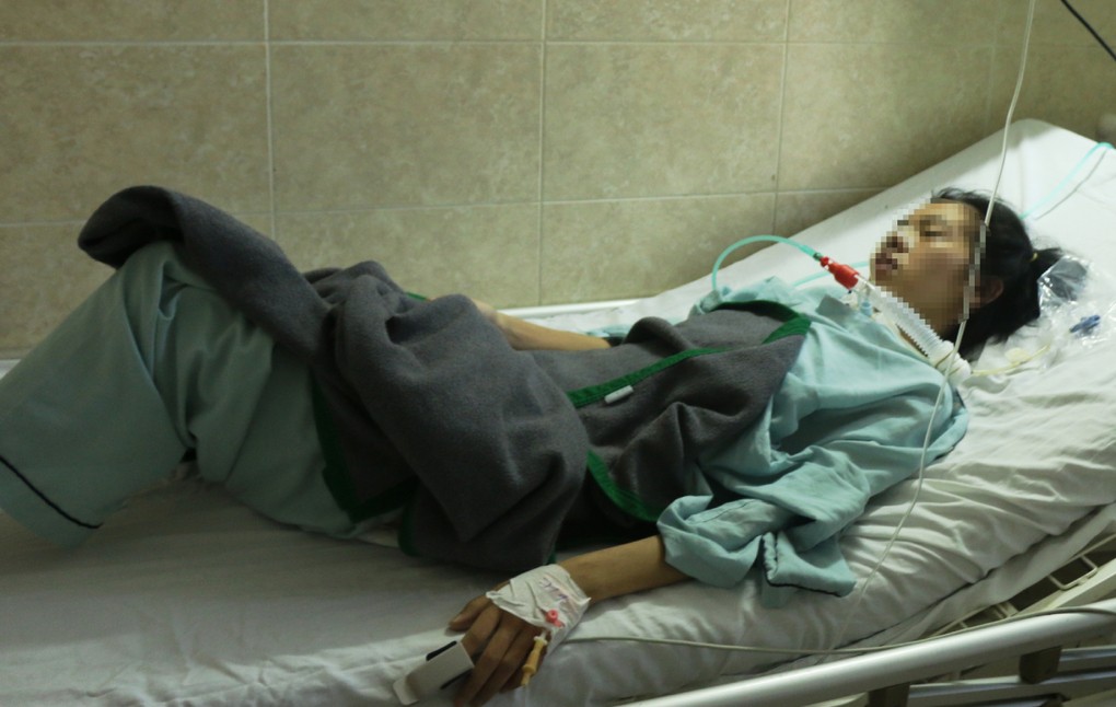 Bệnh nhân 26 tuổi sắp được rút ống nội khí quản. Ảnh: Bệnh viện cung cấp.