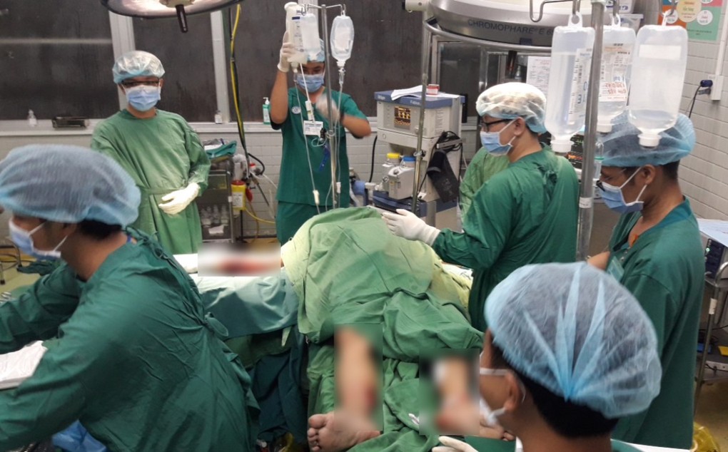 Nạn nhân bị cây đè tử vong sau mổ