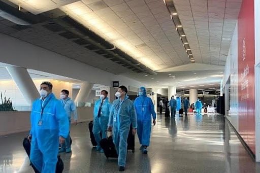 Năm người từ Pháp về nhiễm nCoV