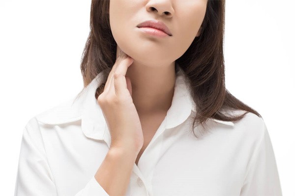 Người bị suy giáp cũng có thể bị lạnh tay chân. Ảnh: Savethepeople