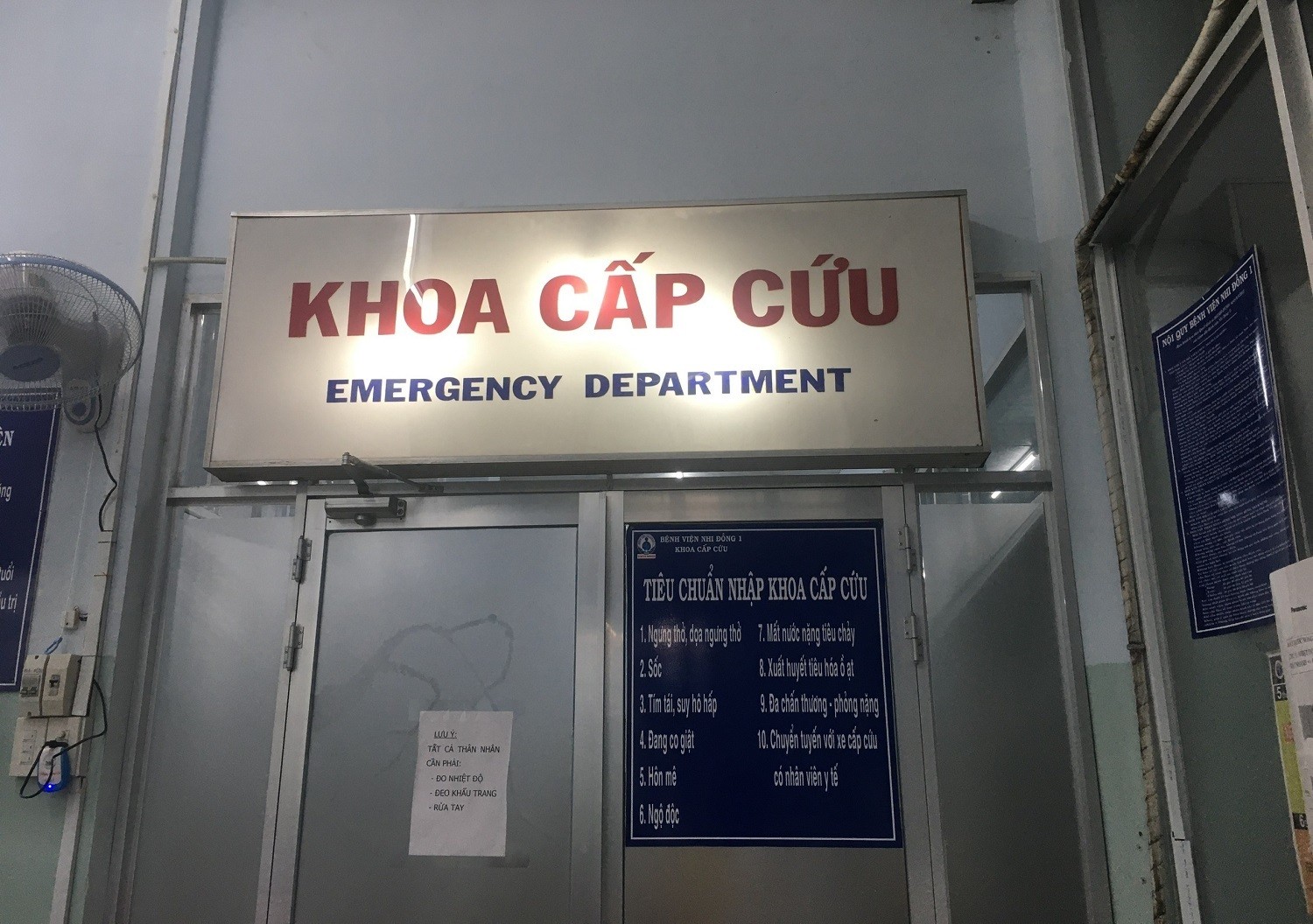 Bé 6 tháng tuổi kẹt giữa nệm và khe tường tử vong