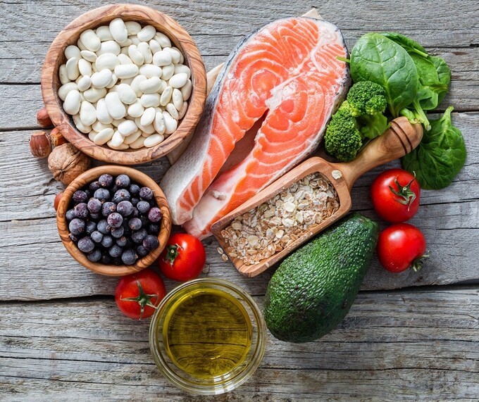 Chất béo có lợi góp phần đẩy lùi tình trạng thừa cholesterol. Ảnh: Healthy Magazine.