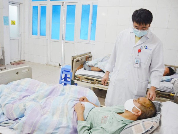 Kích hoạt báo động đỏ cứu người bị thang máy kẹp vỡ hộp sọ