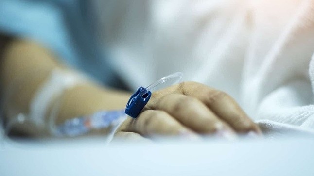 Bé trai tử vong sau ngã vào xô nước