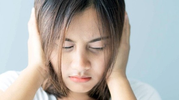 Lý do bạn nghe thấy tiếng ù trong tai