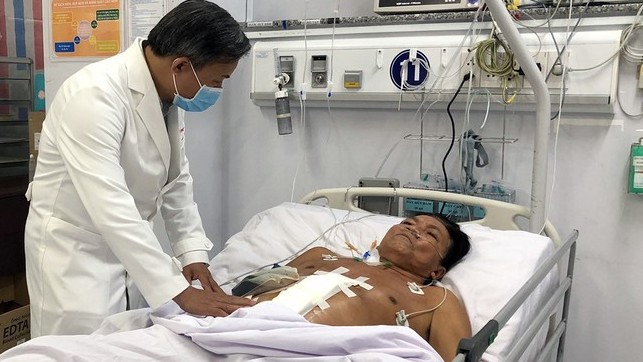 Cứu người đàn ông sự sống tính bằng phút
