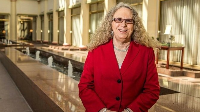 Biden chọn bác sĩ chuyển giới làm trợ lý Bộ trưởng Y tế