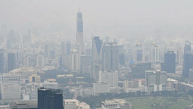 Bangkok phủ bụi mịn