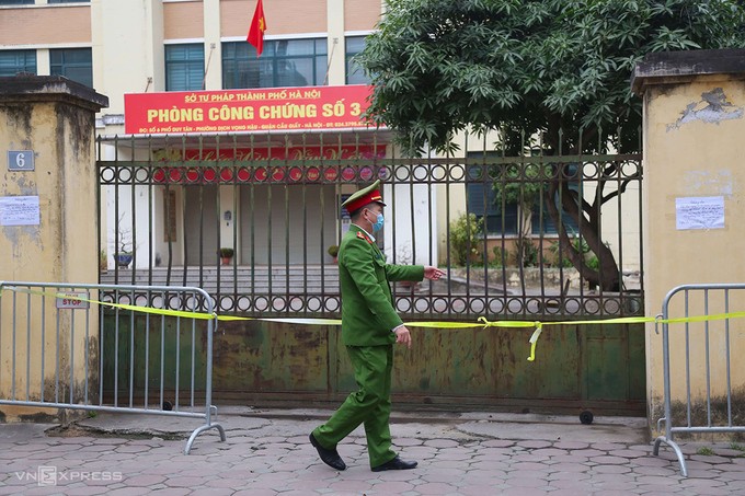 Phòng công chứng số 3, Hà Nội, phong tỏ, ngày 2/2. Ảnh: Phạm Dự.