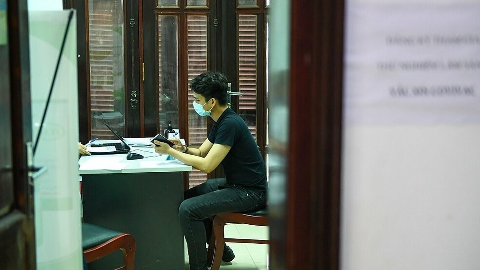 Nam tiếp viên hàng không tình nguyện thử vaccine Coviac