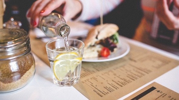 Lý do người Nhật ít uống nước khi ăn