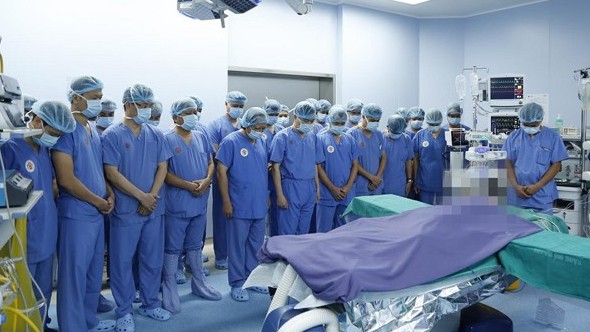 Vụ mẹ muốn gặp lại người nhận tim của con trai: Ai là người thiệt nhất?