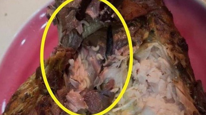 Vụ phát hiện "giòi trong miếng cá kho" ở Clever Food sẽ xử lý ra sao?