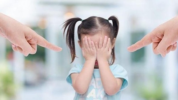 Trẻ càng lớn càng ít nói, cha mẹ nên làm gì để con cởi mở hơn?