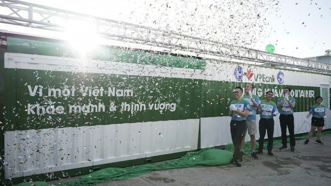 2.000 người chứng kiến màn ra mắt Phòng khám container miễn phí