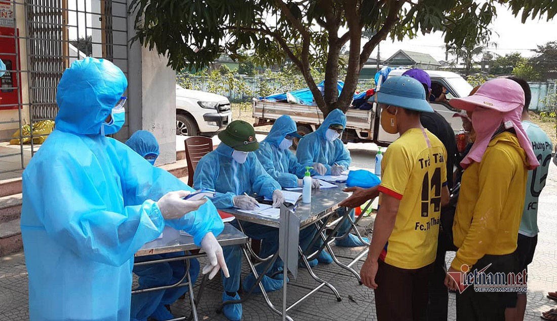 Người từ nước ngoài về kiểm tra y tế