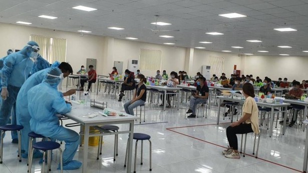 Bắc Giang: Hỏa tốc xét nghiệm ổ dịch ở Hosiden, xin hỗ trợ gấp giường bệnh