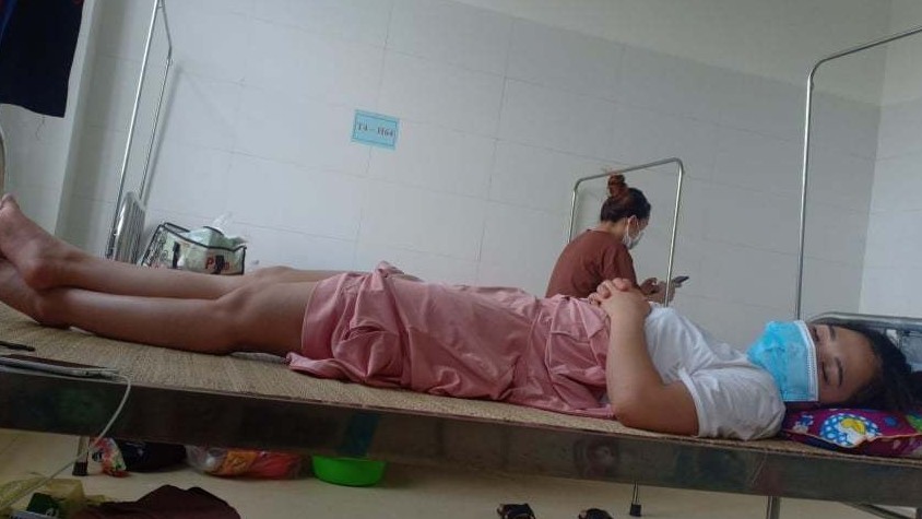 Người mẹ trẻ mắc Covid-19: Gọi điện về nhìn con chỉ biết khóc