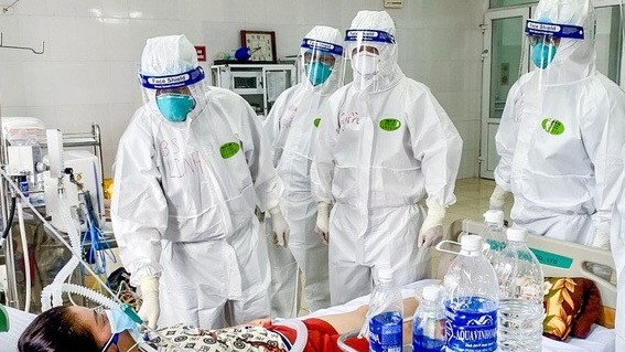 Thủ tướng tặng bằng khen 14 tập thể, cá nhân chống dịch Covid-19 tốt