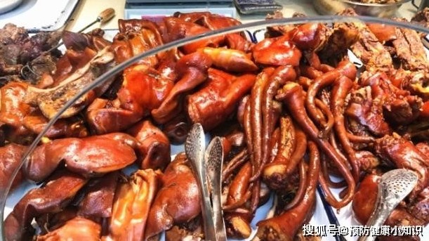 Cặp vợ chồng cùng nhập viện vì nhồi máu não do loại thực phẩm vạn người mê