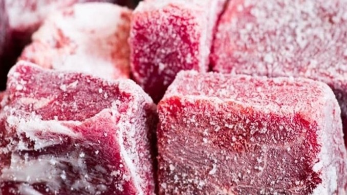 Thói quen sai lầm khi rã đông thực phẩm khiến nhiều người vô tình rước bệnh