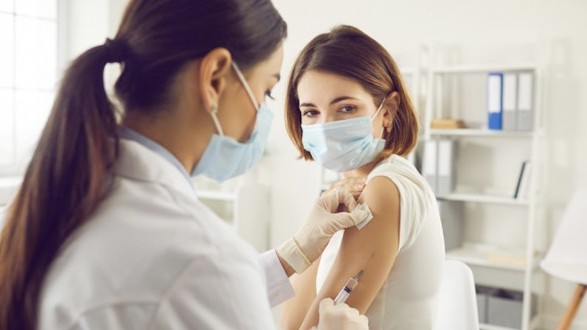 Lý do người tiêm đủ 2 mũi vắc xin vẫn nhiễm Covid-19