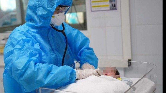 Trẻ 0-5 tuổi mắc Covid-19 gia tăng, bác sĩ chuyên khoa Nhi khuyến cáo gì?