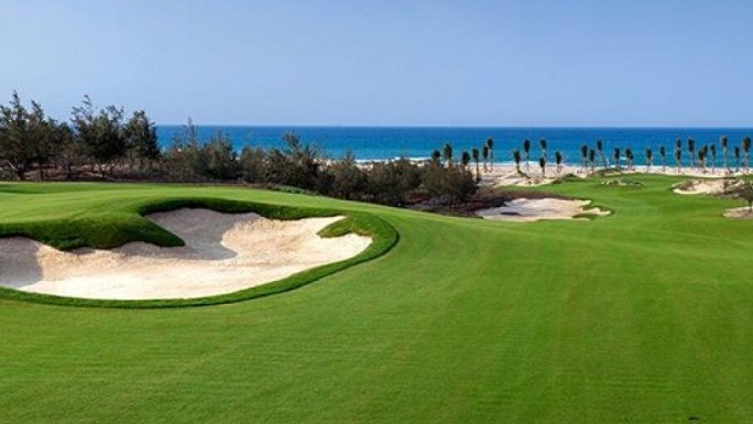 Xử lý thế nào với Giám đốc Sở Du lịch chơi golf khi giãn cách?