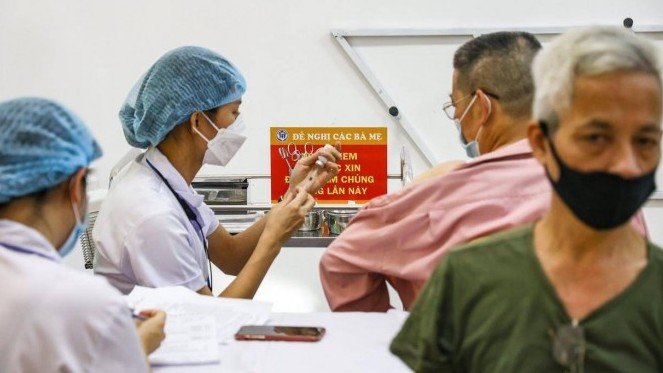 Sốt, ho khan 5 ngày, người đàn ông Hà Nội nhập viện phát hiện mắc Covid-19