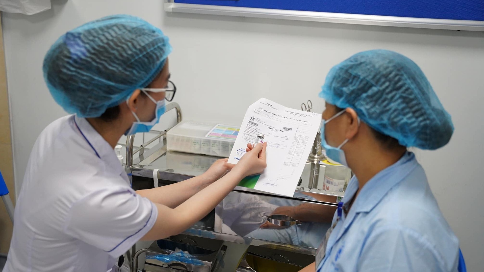 Mũi 1 tiêm vaccine Moderna, mũi 2 có được tiêm vaccine khác không?
