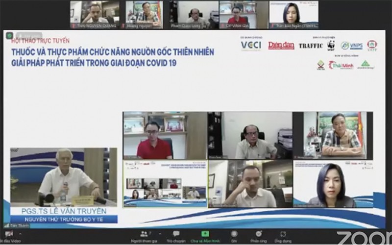 Hội thảo trực tuyến qua zoom.