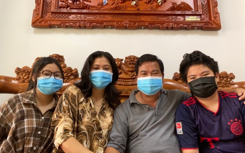 Gia đ&igrave;nh 4 th&agrave;nh vi&ecirc;n &ldquo;vượt ải&rdquo; F0 th&agrave;nh c&ocirc;ng