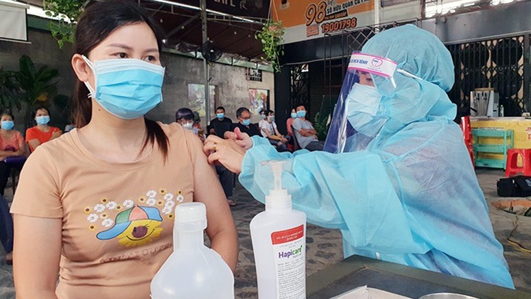 Không lựa chọn, có vaccine nào tiêm ngay loại đó