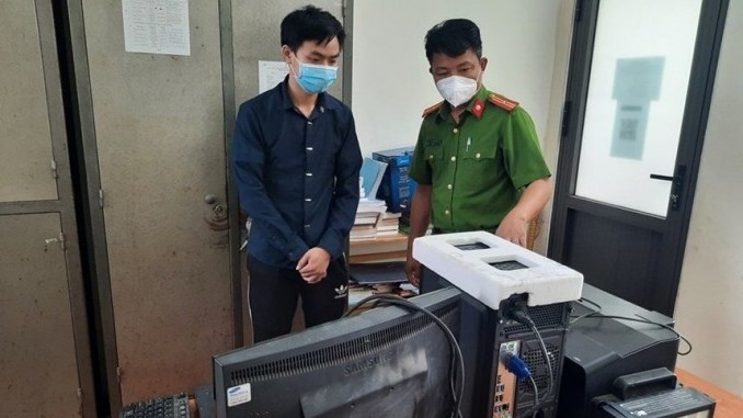 Quán photocopy công khai bán hàng trăm giấy xét nghiệm Covid-19 giả