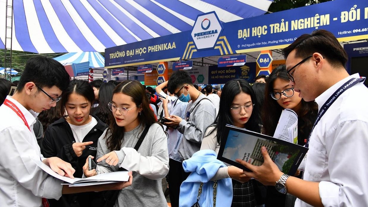 Bộ Giáo dục và Đào tạo lý giải nguyên nhân điểm chuẩn đại học tăng mạnh