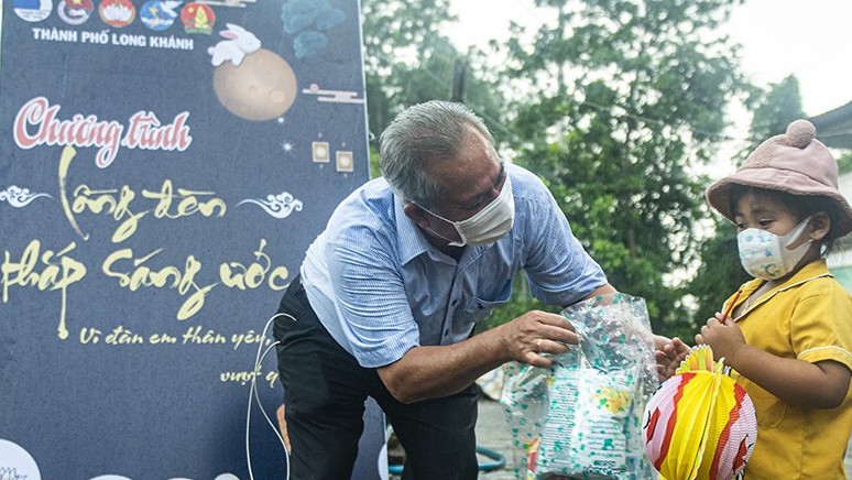 Lo Tết Trung thu cho trẻ em vùng dịch