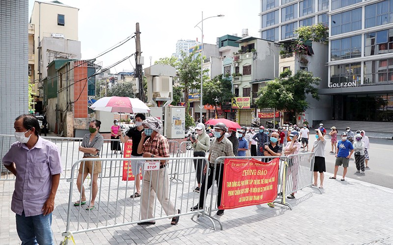 Chưa hết gi&atilde;n c&aacute;ch, nhiều người đ&atilde; chủ quan