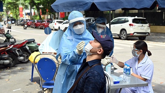 Bộ Y tế nói gì về giá test nhanh Covid-19?