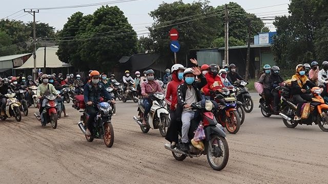 Bình Phước hỗ trợ hàng nghìn người di chuyển qua địa bàn
