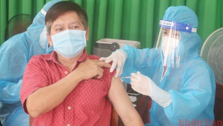 Trà Vinh đẩy mạnh tiêm vaccine phòng Covid-19 cho nhiều đối tượng