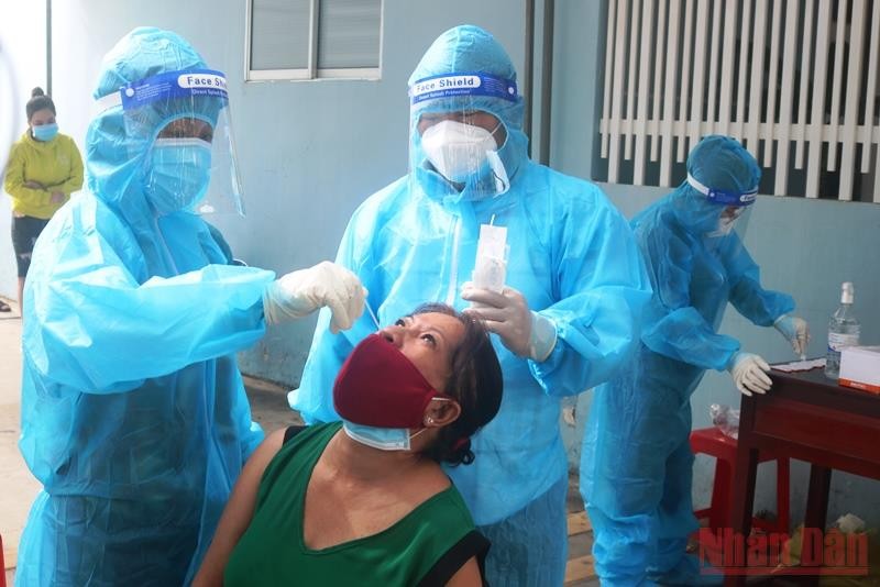 Trà Vinh xuất hiện 3 ổ dịch Covid-19 tại c&ocirc;̣ng đ&ocirc;̀ng