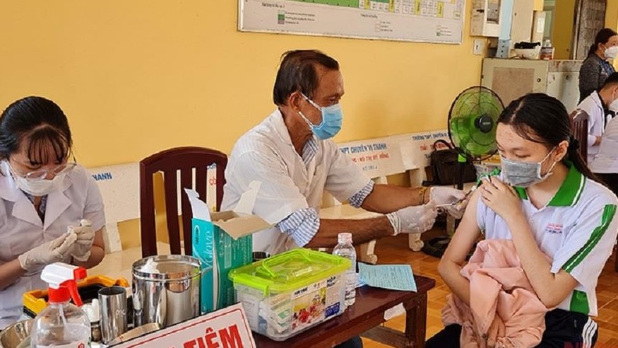 Hậu Giang bắt đầu tiêm vaccine phòng Covid-19 cho trẻ từ 12 tuổi đến dưới 18 tuổi